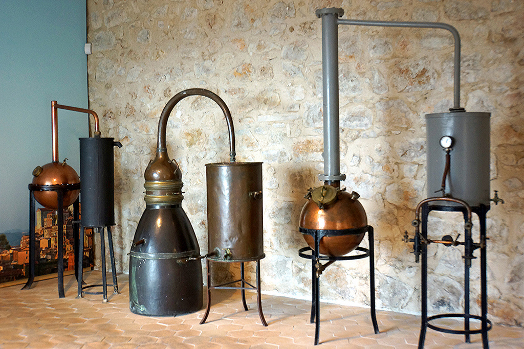 France-002799 - Old Perfume Stills
