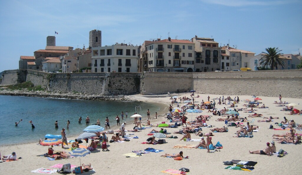 Plage gravette Antibes