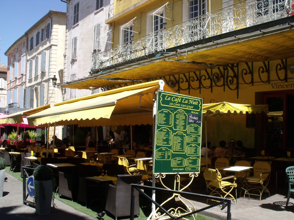 Place du Forum, Arles - Le Cafe La Nuit - Le Cafe Van Gogh
