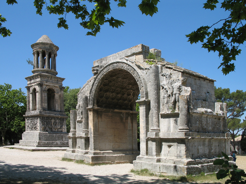 Saint Remy Les Antiques R01
