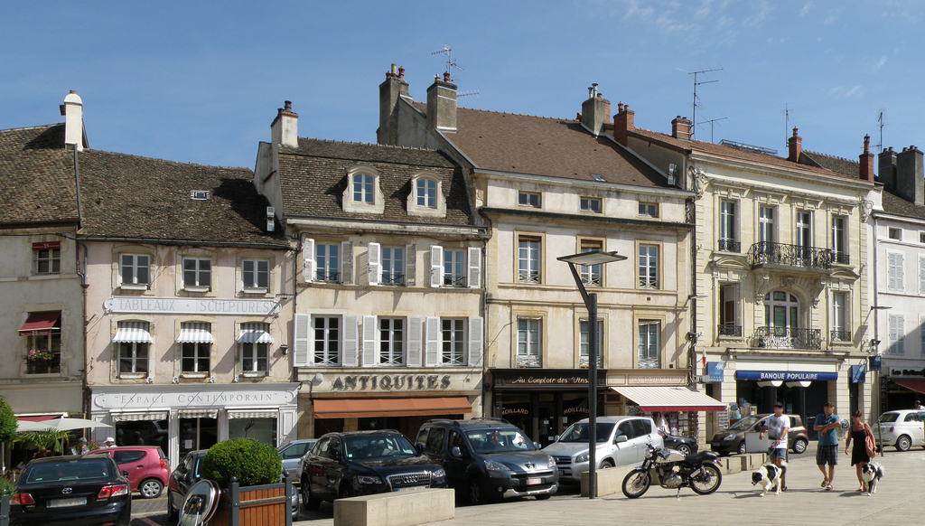 Beaune Place de la Halle