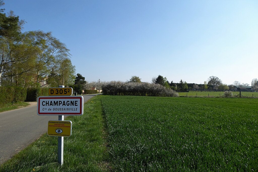 Entrée Champagne RD 305.2 Eure-et-Loir France