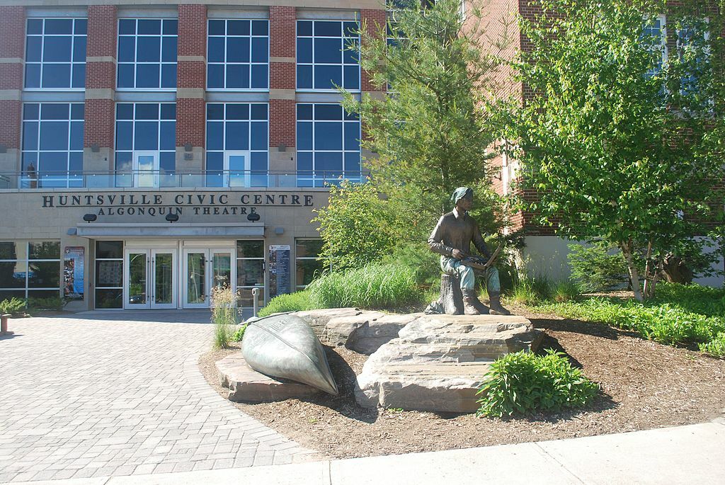 Algonquin Theatre (30393232523)