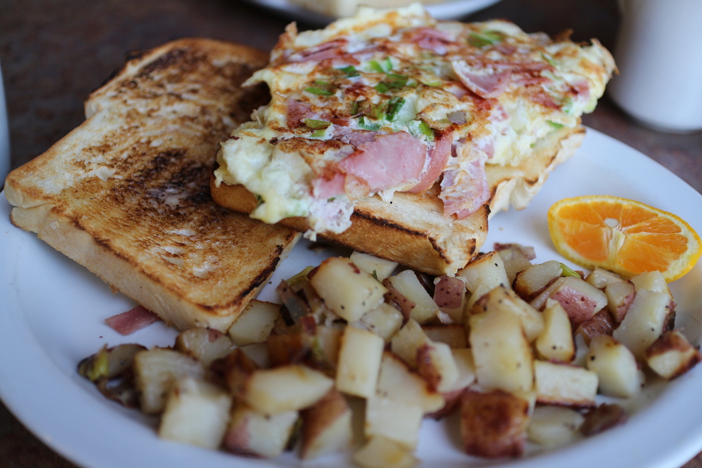 Pete's at the Beach - Sylvan Lake (10395256824)