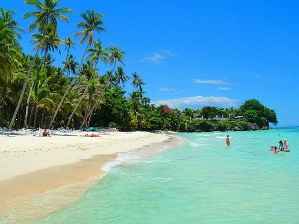 Alona Beach, Bohol