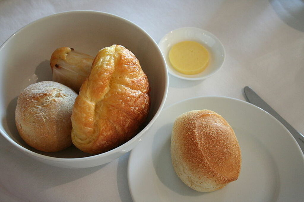 Pandesal for breakfast-01