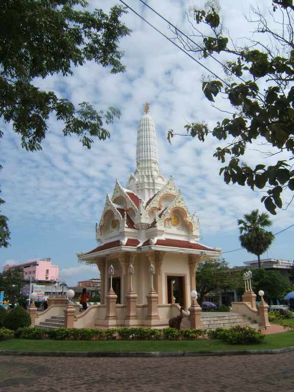Lak Mueang Chumphon1