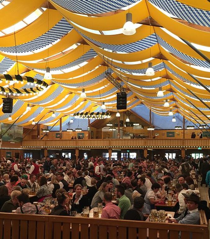 Oktoberfest Zelt Fischer Vroni (22151917856)