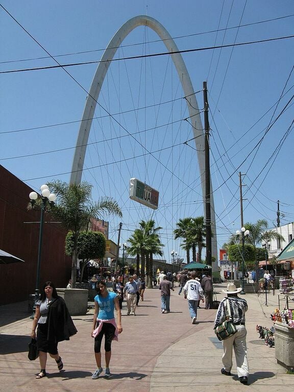 Tijuana arch - panoramio