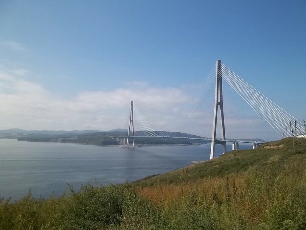 100_2066 Eastern Bosphorus bridge and Russky Island, Vladivostok