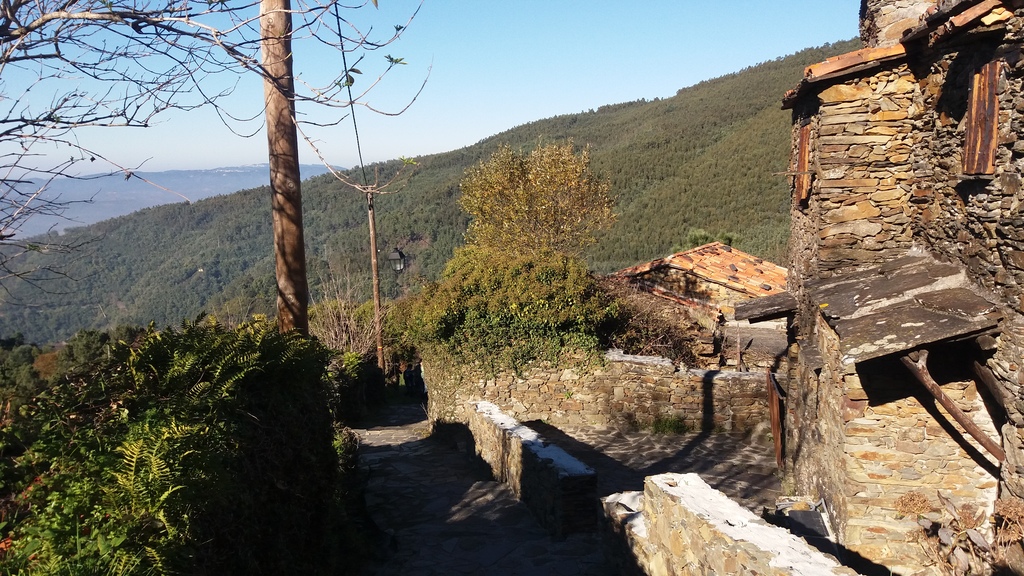 Lousa Castle Hiking 