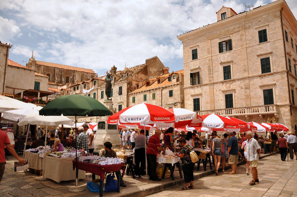 Morning market at Gundulić Square