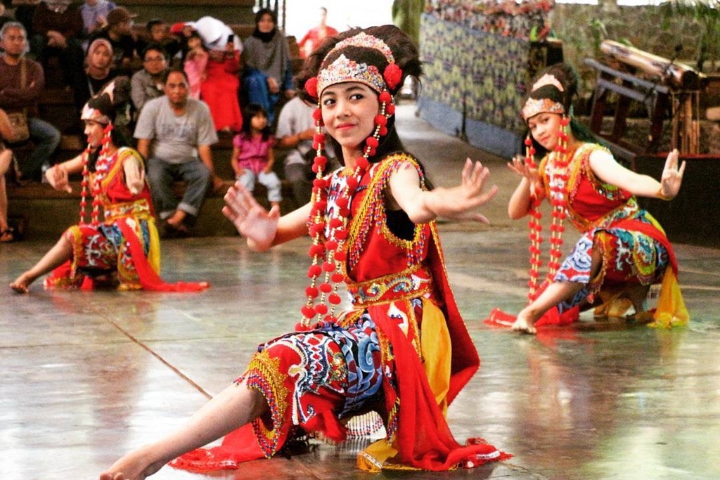 Jaipong indonesian culture