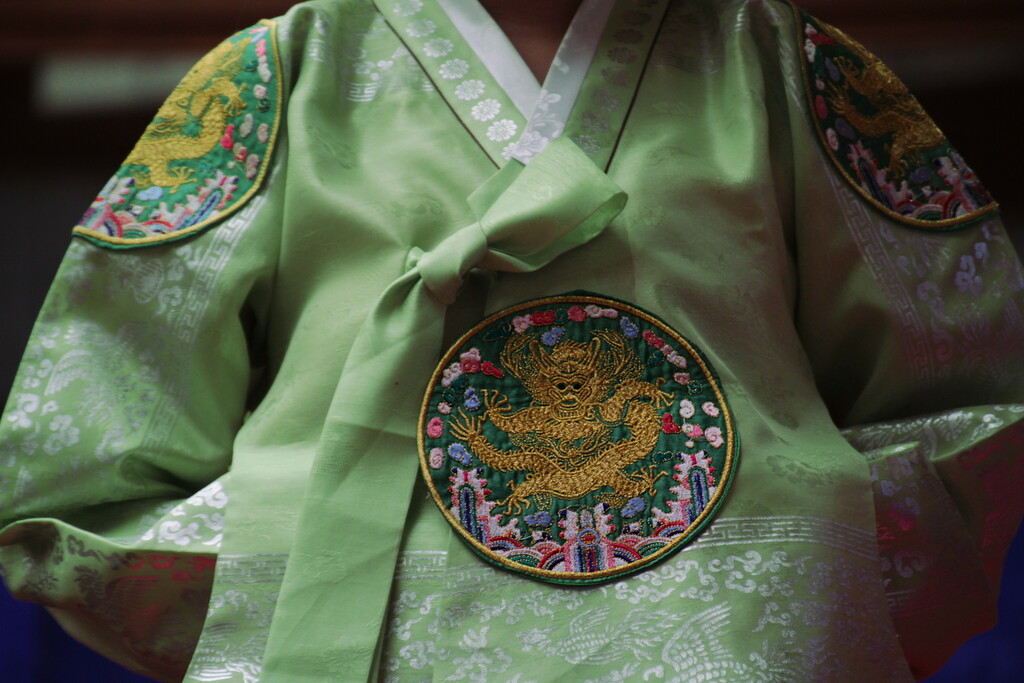 Hanbok - Korean traditional dress 01