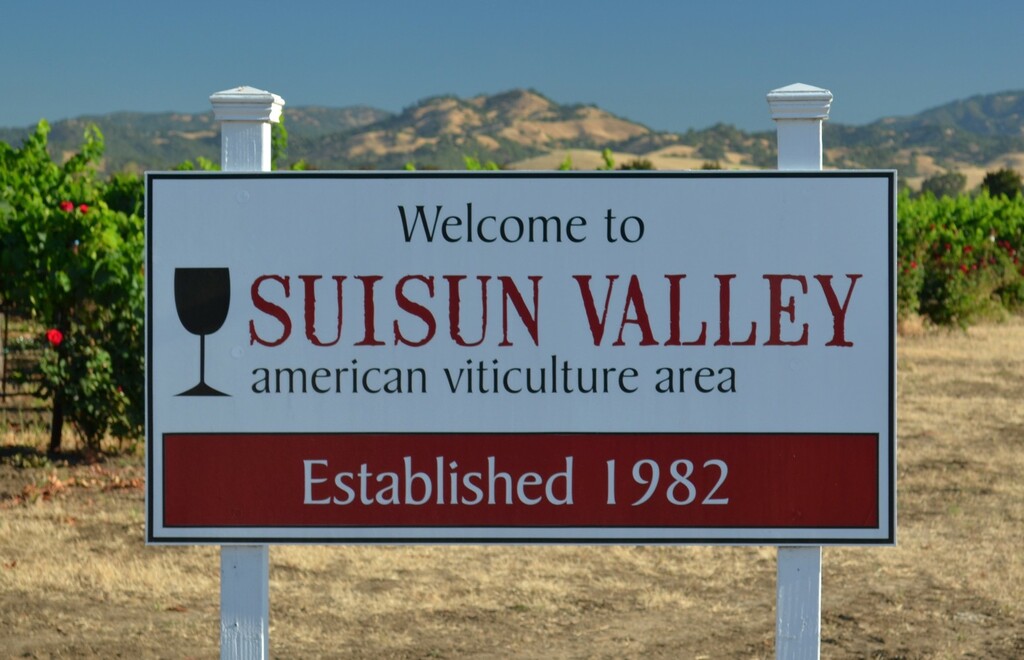 Suisun Valley AVA sign