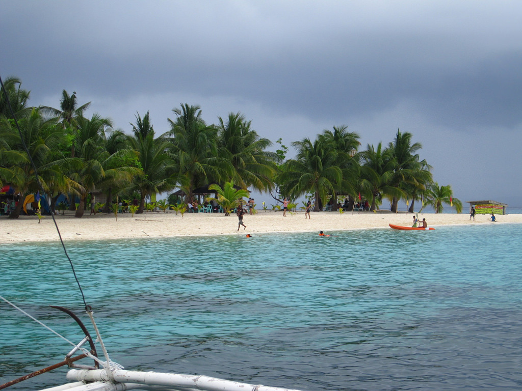 Kalanggaman Island, Palompon, LEYTE: Approaching