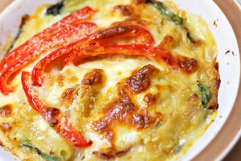 potato, onion & macaroni au gratin