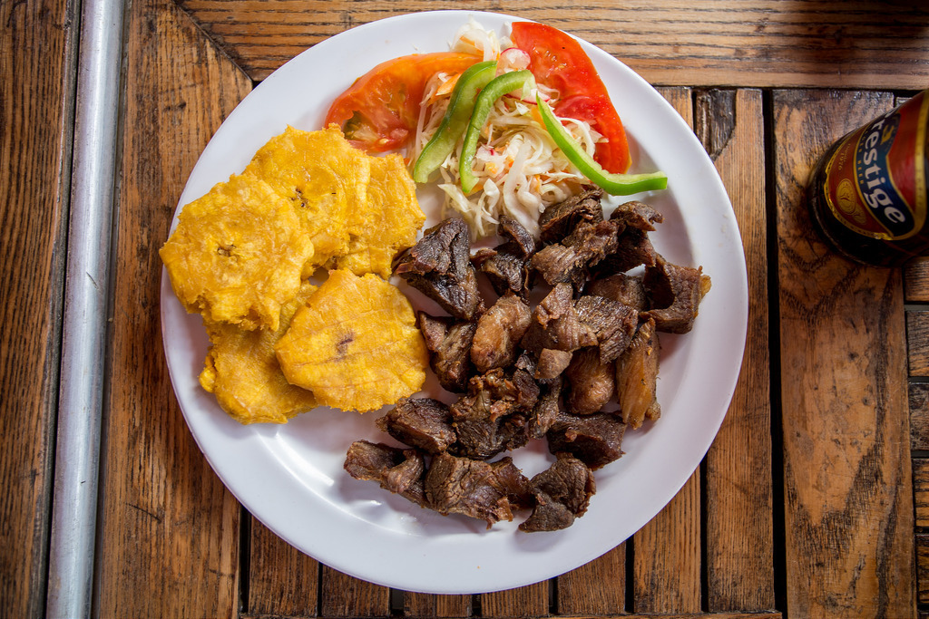 Délices gastronomiques des Caraïbes: 8 plats typiques haïtiens à goûter ...