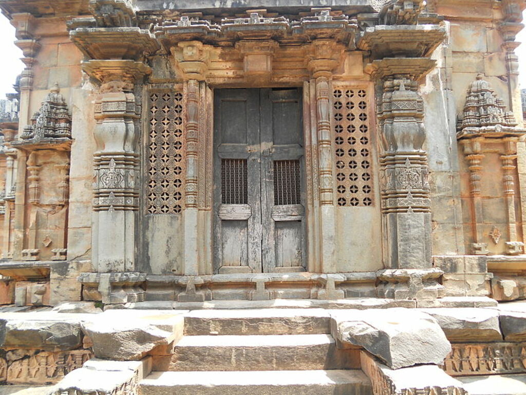A beautiful View of Chandramoulesvara temple 12