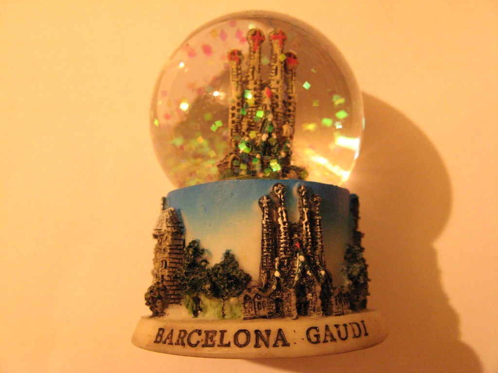 Barcelona Snow Globe