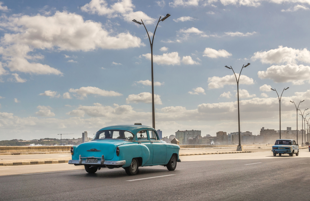 AvMalecon-LaHabana-Cuba alt