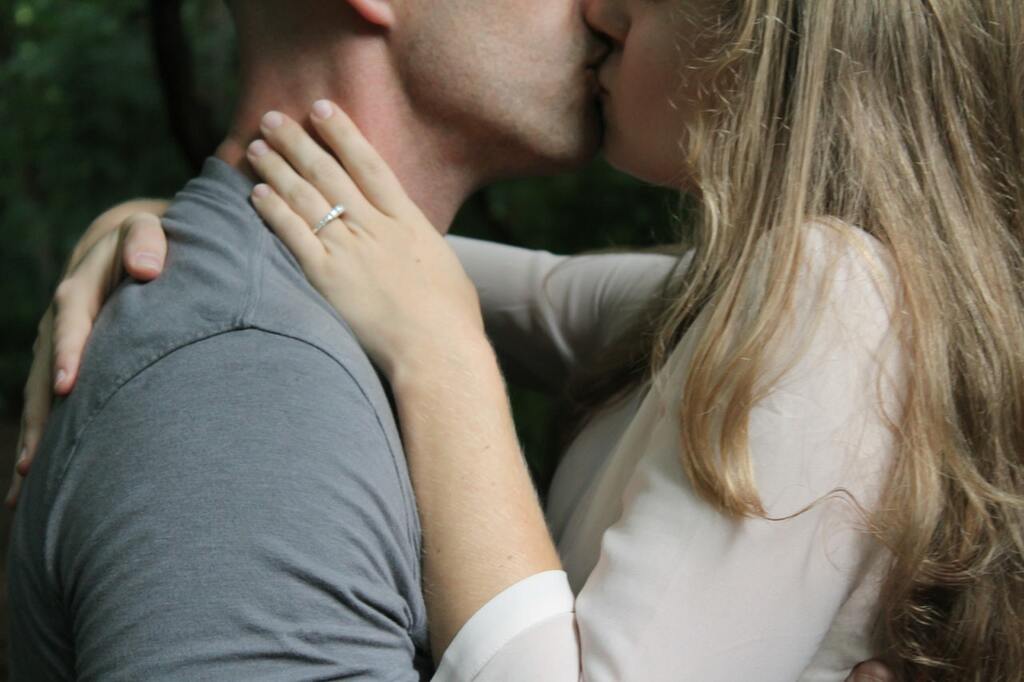 kissing in public