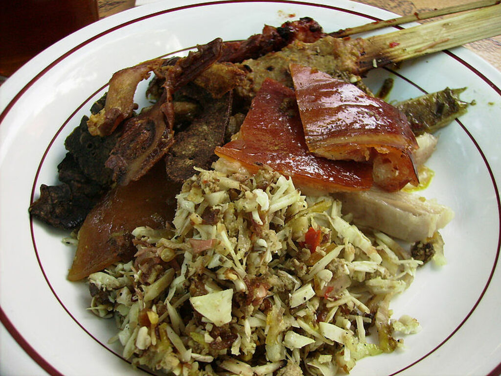 Lawar babi guling