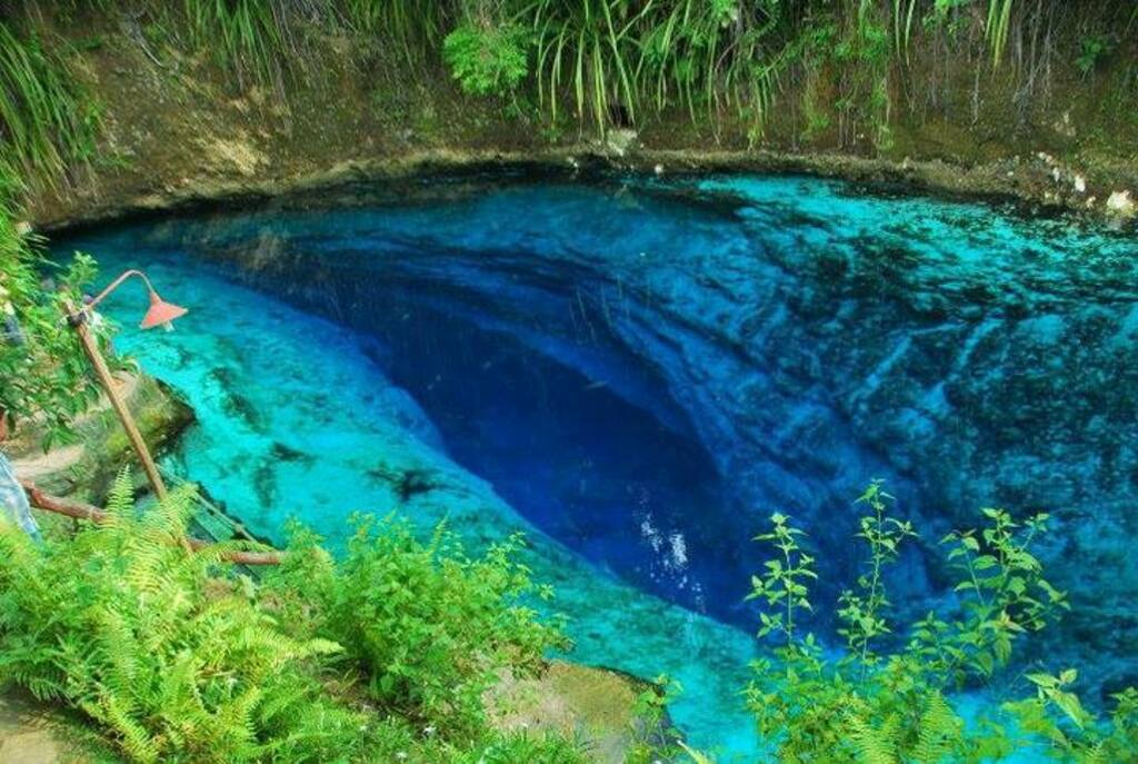 Hinatuan enchanted river