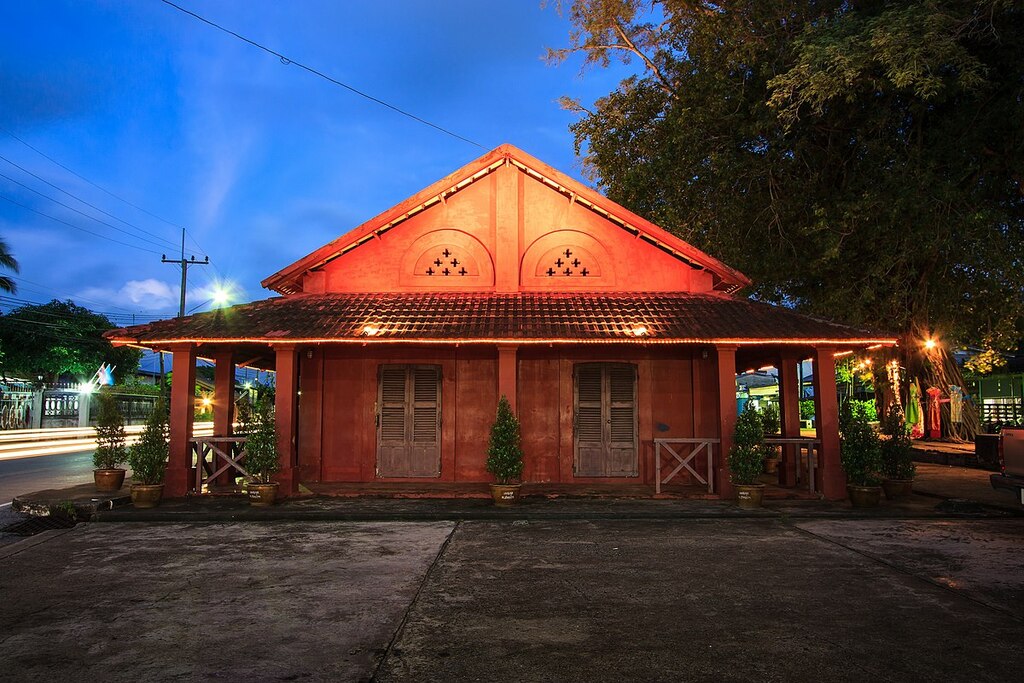 Red building 01