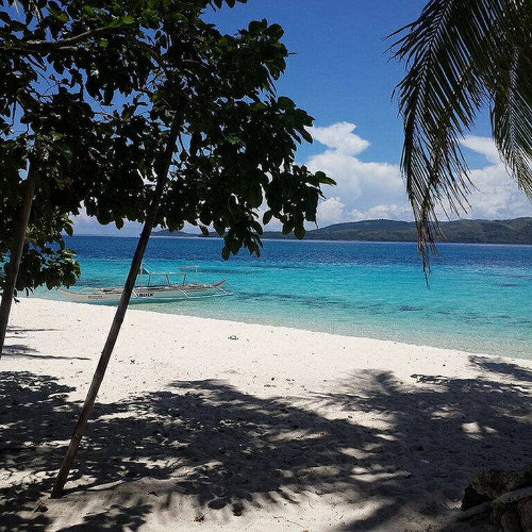 Heard about this beach with pink sands at the bottom end of Luzon. I confirm that it is indeed pink. #matnog #bicol #subicbeach #tiklingisland #itsmorefuninthephilippines