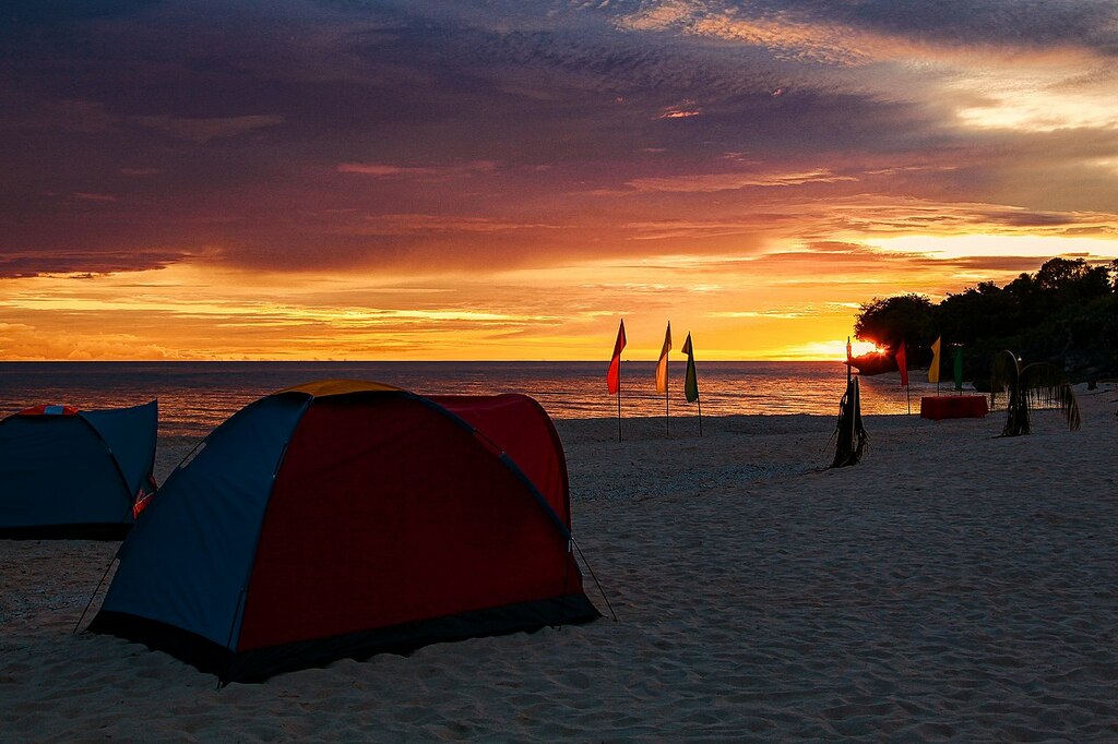 Camping at Aliguay Island