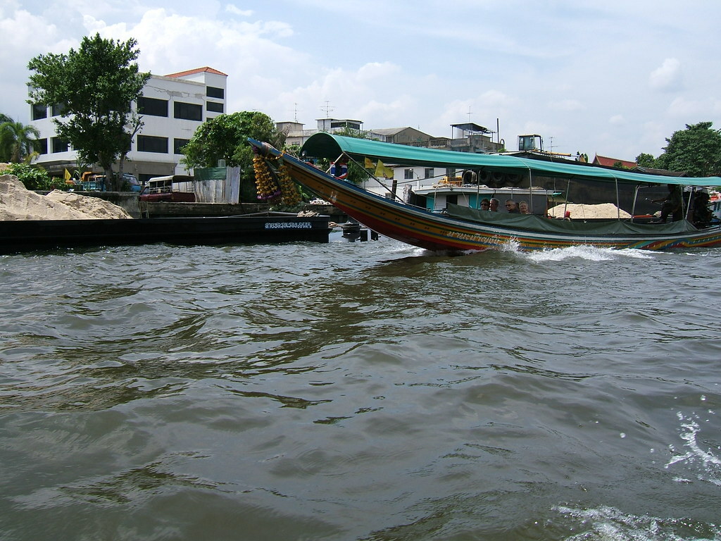 Looking for the barges museum, I was ripped off and put onto a tourist boat