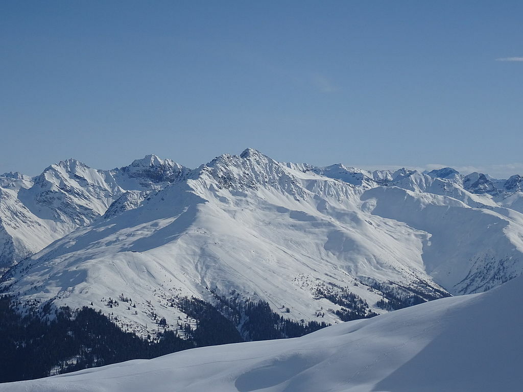 Rinerhorn, Leidbachhorn and Älplihorn as seen from Wannengrat