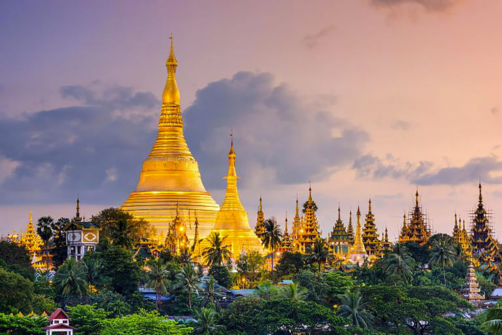 Travel-Burma-yangon-shwedagon-pagoda