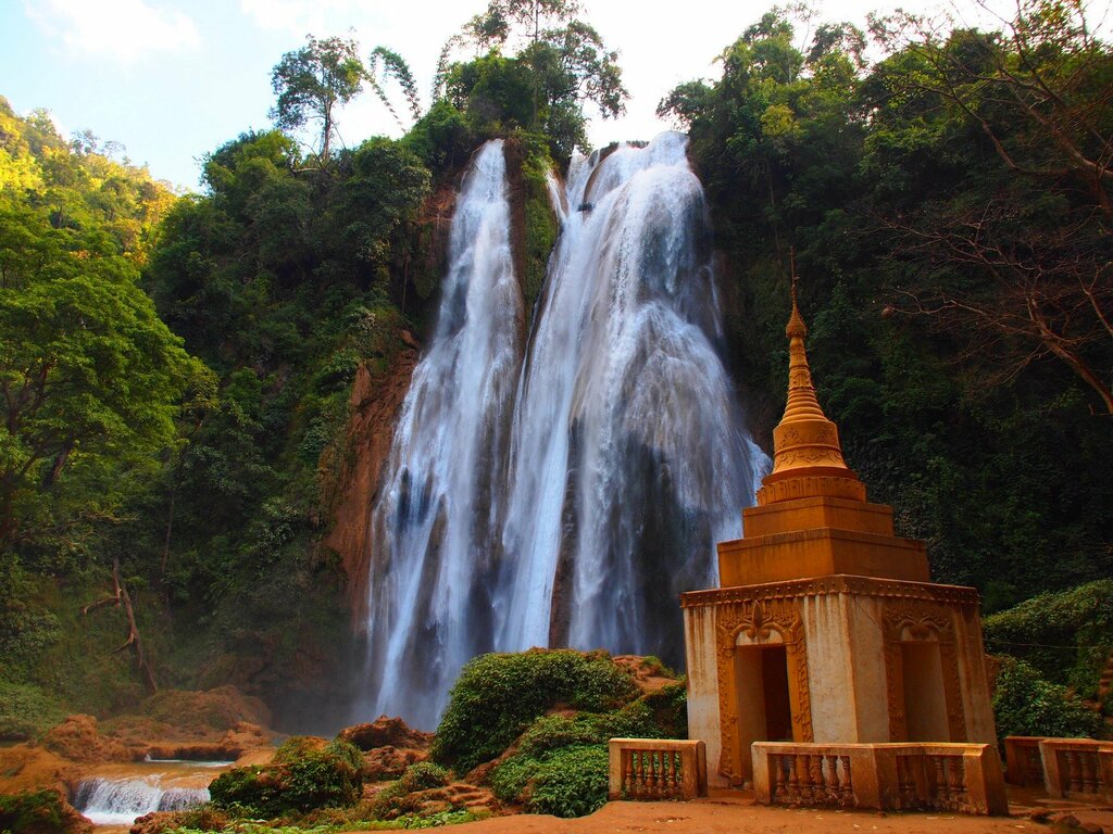Anisakan Falls near Pyin Oo Lwin (Myanmar 2013)