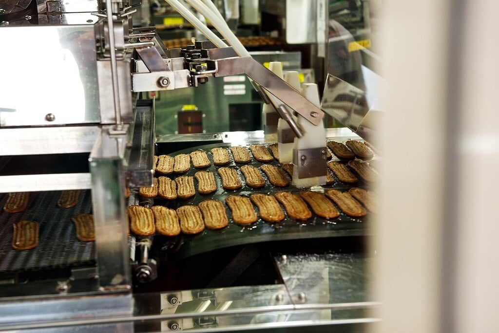 Unagi pie factory 02