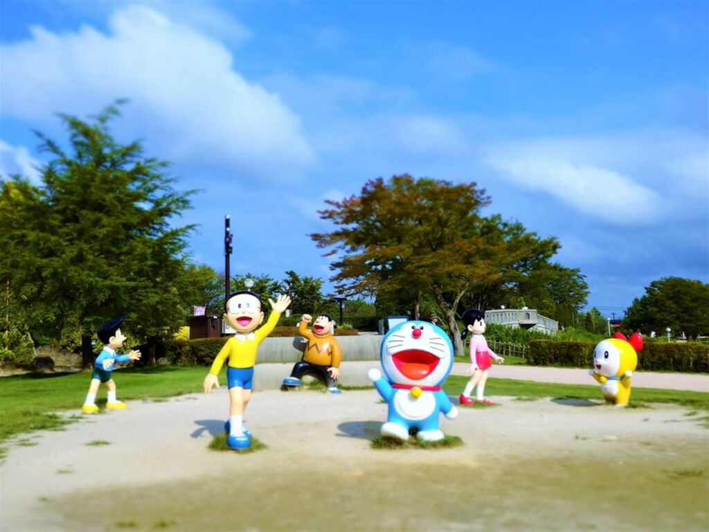 Snap photos with adorable Doraemon at Takaokaotoginomori Park