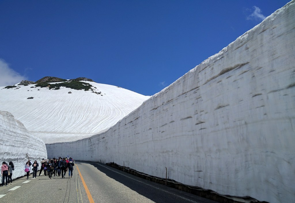 Snow-wall (yuki no otani) at Murodo Tateyama