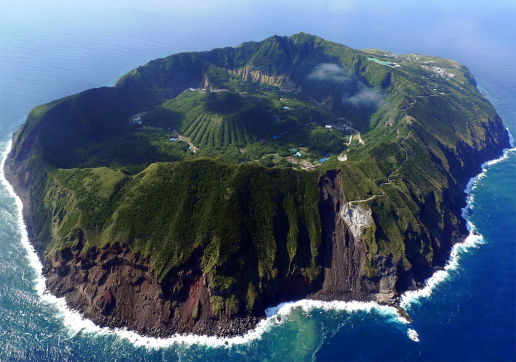 aogashima-volcano-japan