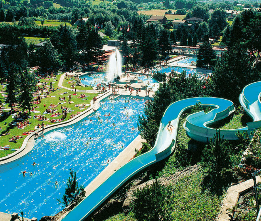 Thermalbad und Rutschbahn