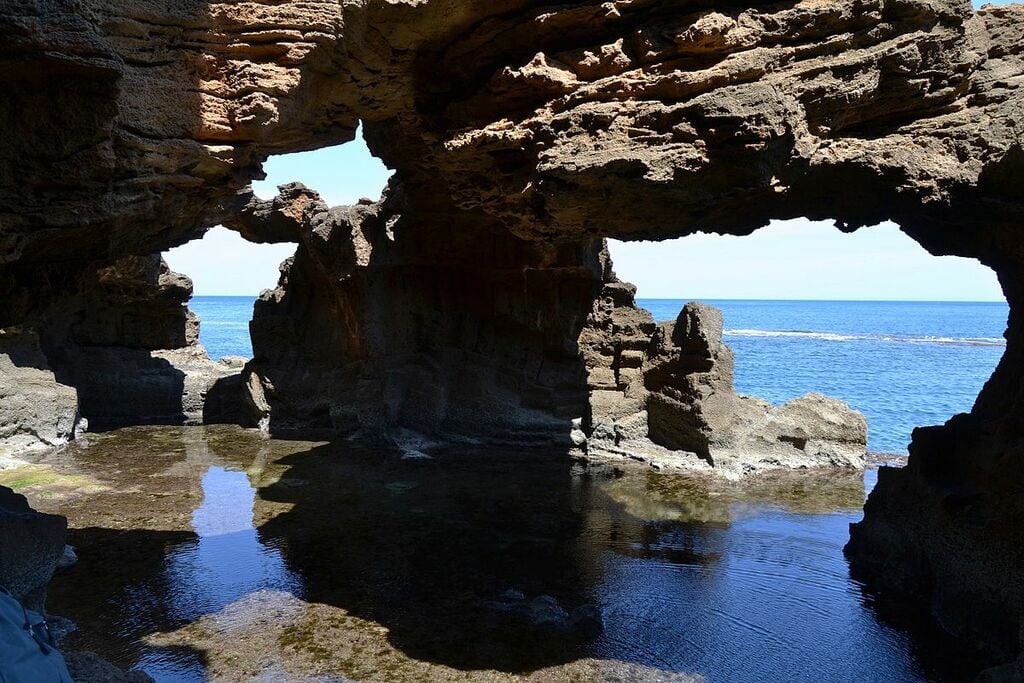 Arcs naturals a la cova Tallada de Xàbia