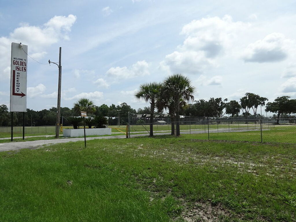 Golden Isles Speedway entrance