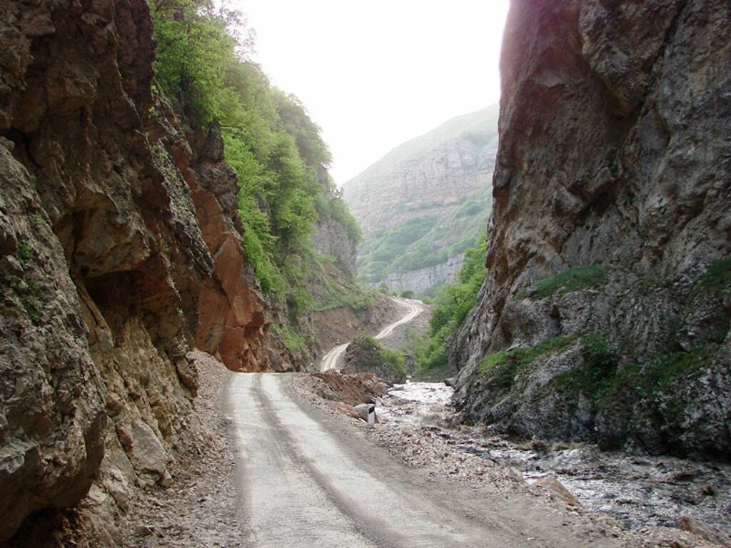 Khinaliq road