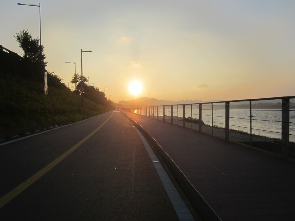 Bicycle path of Han River, Seoul