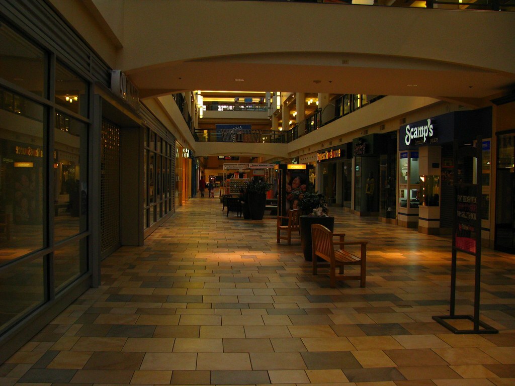 lloyd Center Night
