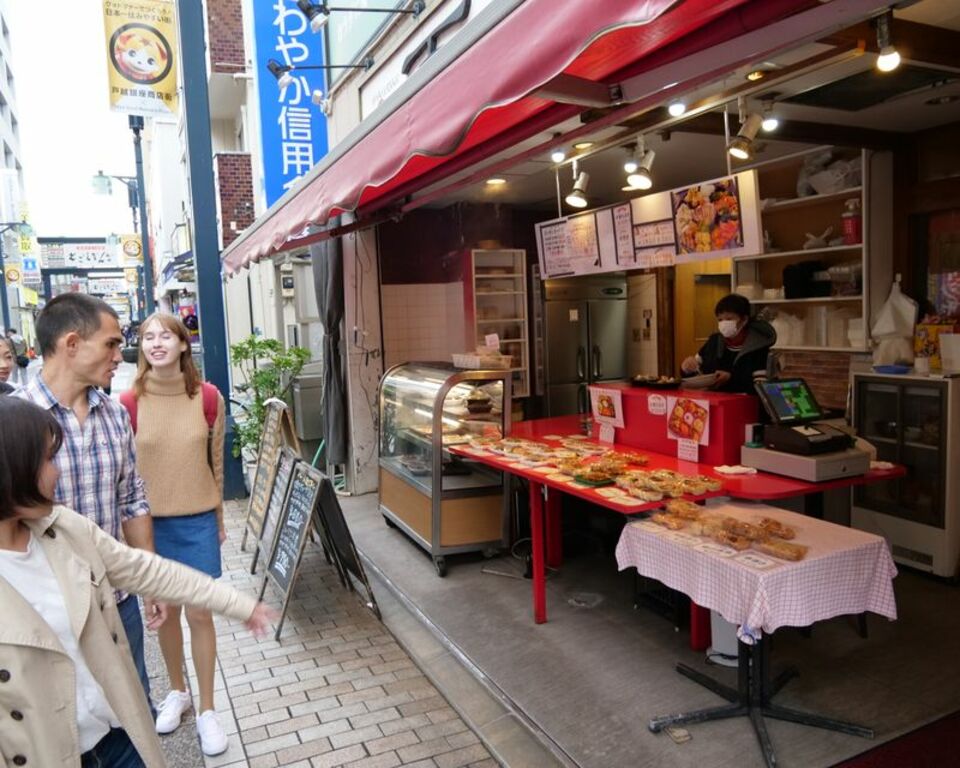 food sampling walking tour in tokyo's neighborhood market
