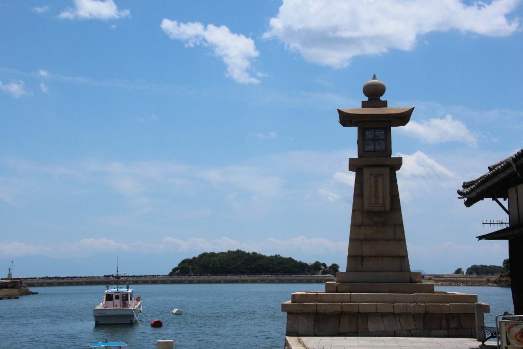 Explore the picturesque port town of Tomonoura