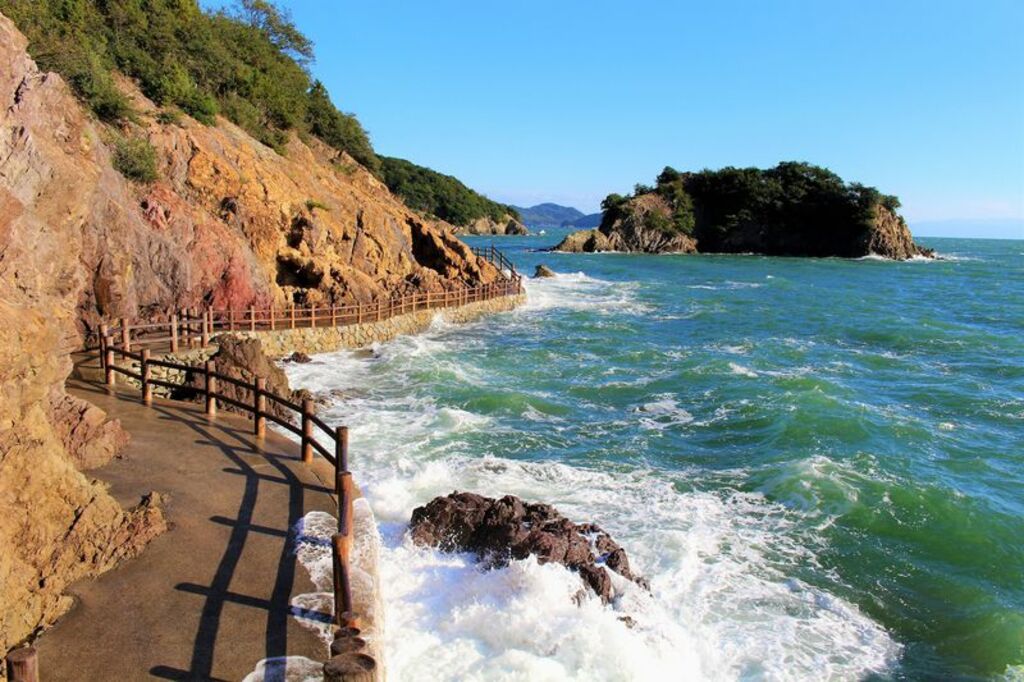 Have a day's trek in secluded Sensui Island