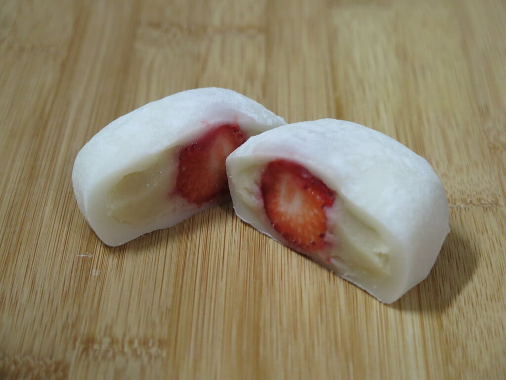 Strawberry Daifuku 03