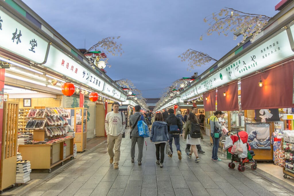 Nakamise Shopping Street - Tokyo